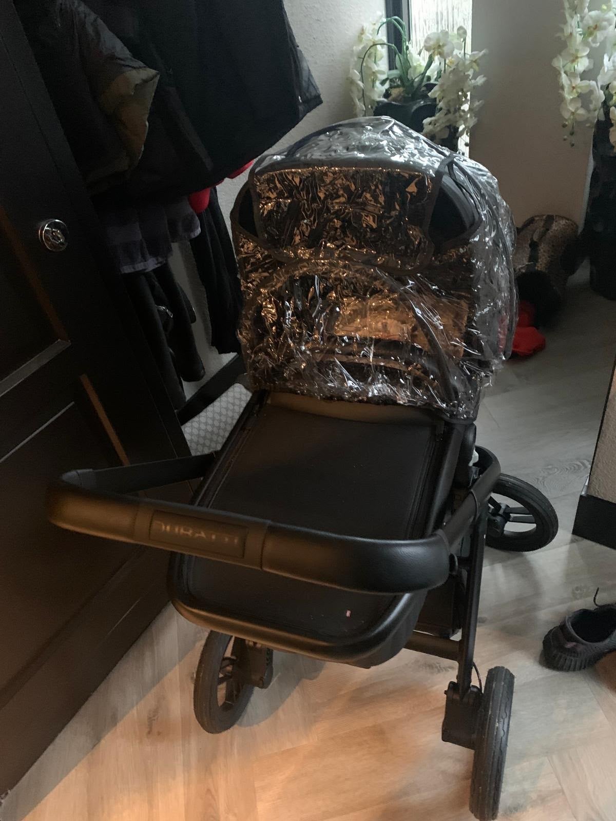 Zeer mooie en nette zwarte kinderwagen - Dubatti, Gebruikt, Met reiswieg, Ophalen, Kinderwagen