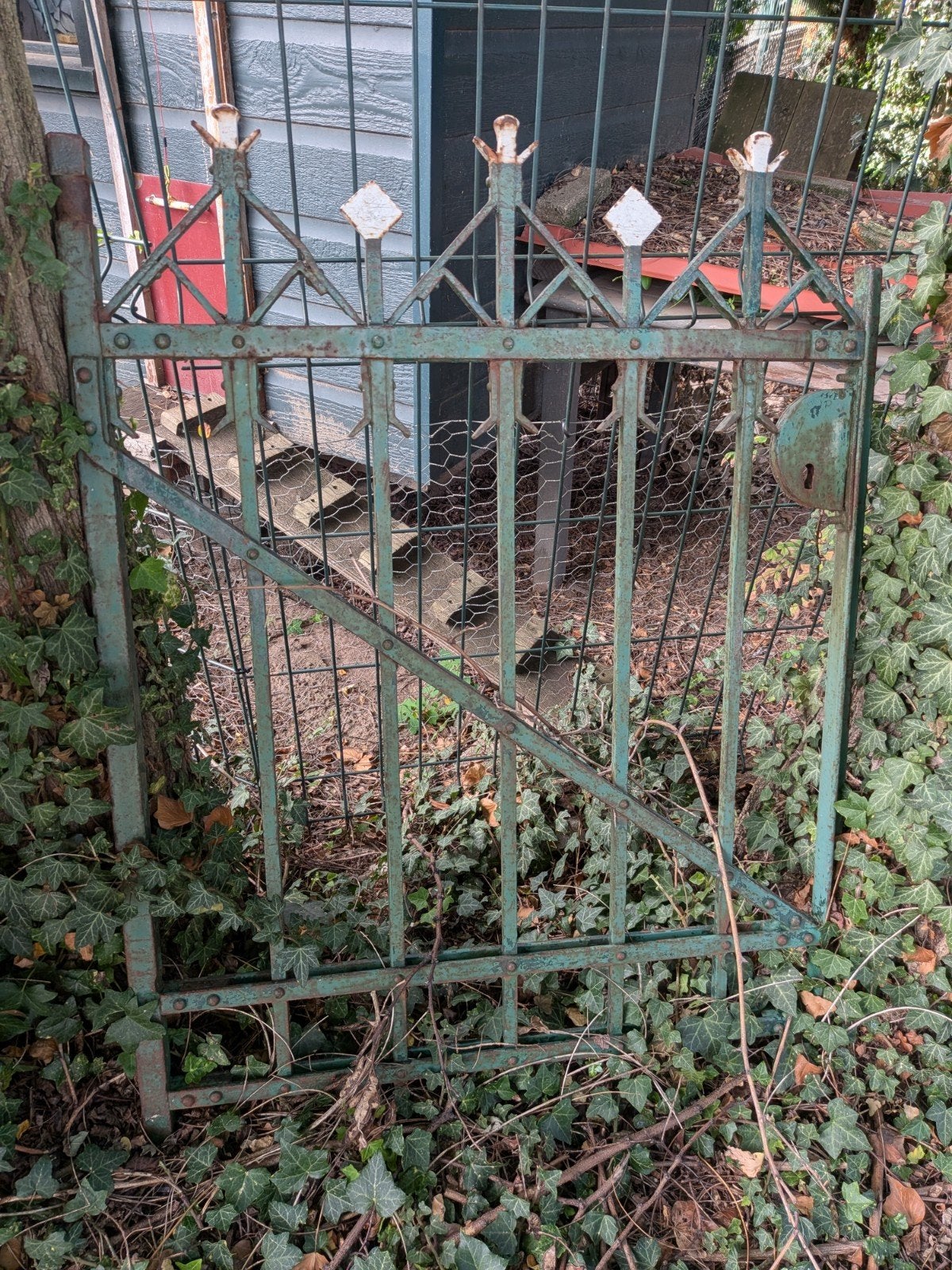 Oud ijzeren tuinhekje met poort - Vintage hekwerk, Tuin en Terras, Ophalen, Met poort, Gebruikt, Enkelstaafmat hekwerk