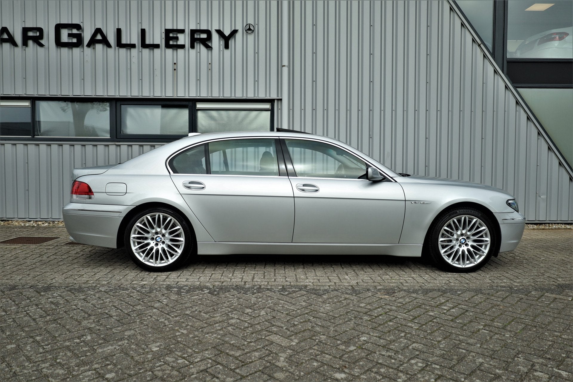 BMW 7 Serie 760Li Youngtimer 79590km (bj 2005, automaat), Automaat, Achterwielaandrijving, Gebruikt, Zwart