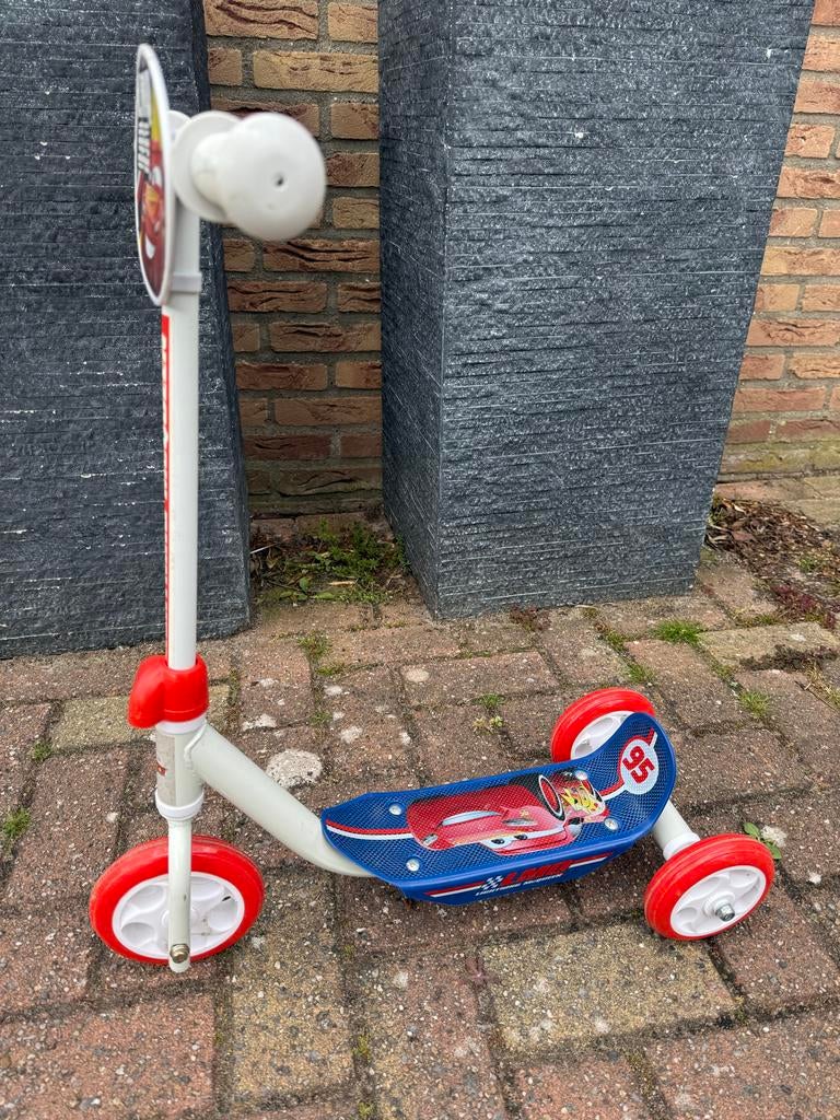 Cars Lightning McQueen Step - Kinderscooter, Ophalen of Verzenden, Gebruikt, Gewone step