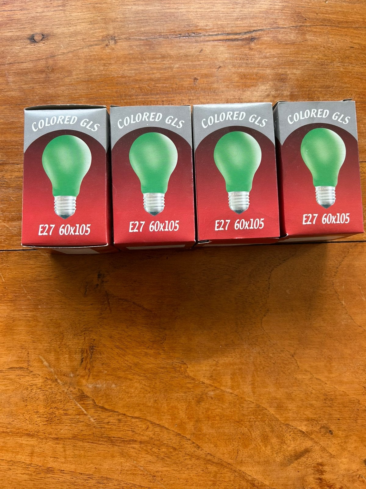 Vier groene gloeilampen, Huis en Inrichting, 30 tot 60 watt, Gloeilamp, Overige lichtkleuren, Zo goed als nieuw
