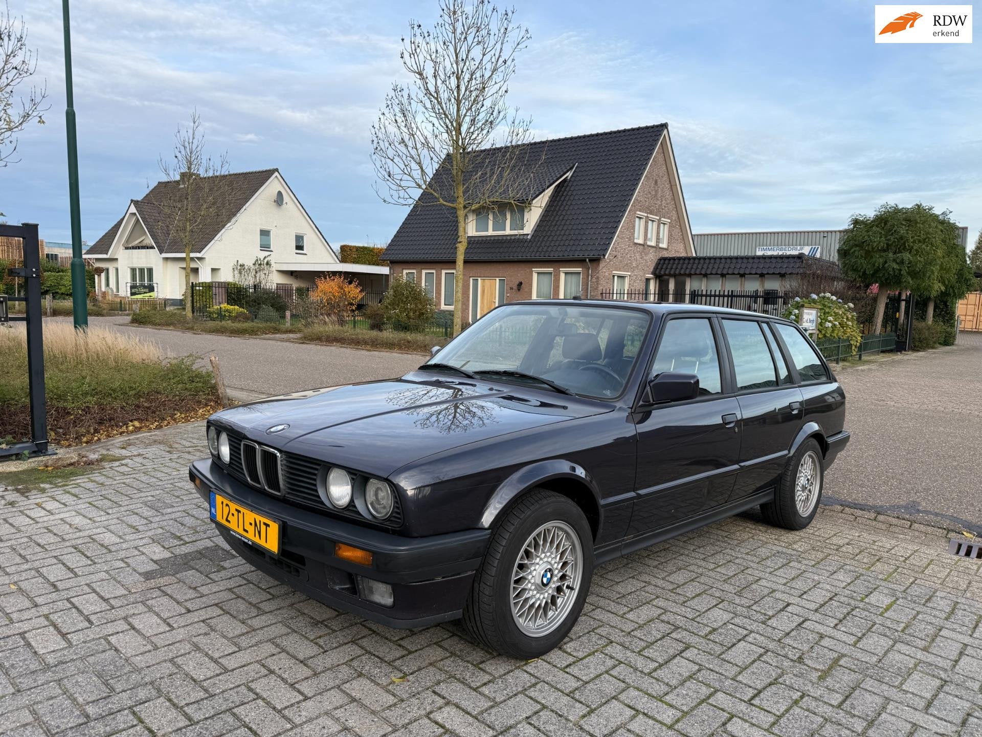 BMW 3-serie Touring 325i | 6 cilinder Automaat Oldtimer Youn, Automaat, Achterwielaandrijving, Gebruikt, Zwart