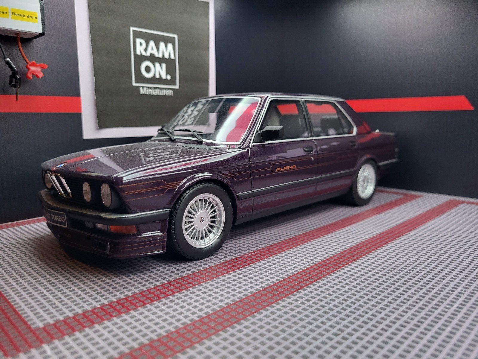 1/18 BMW Alpina B7 TURBO, Ophalen of Verzenden, Zo goed als nieuw, Auto, OttOMobile