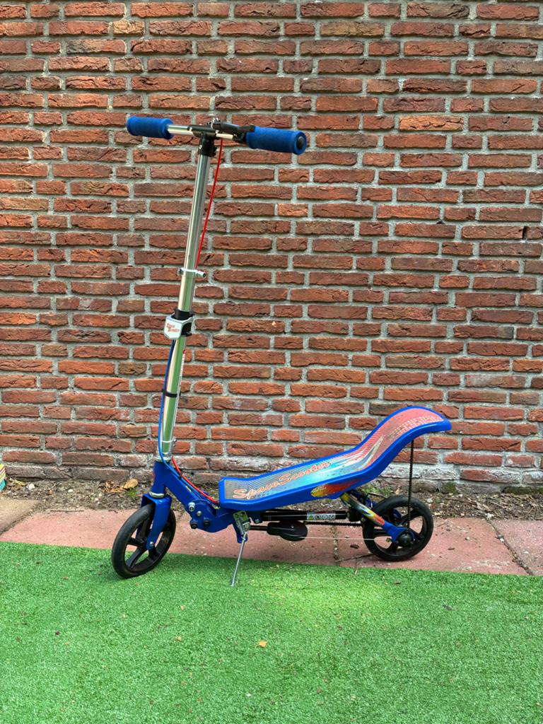 Space Scooter - Zo goed als nieuw, altijd binnen gestaan, Ophalen, Zo goed als nieuw, Gewone step