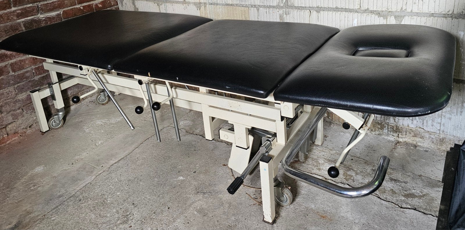 Fysiotherapietafel  / Massagetafel – volledig functioneel, Ophalen, Gebruikt