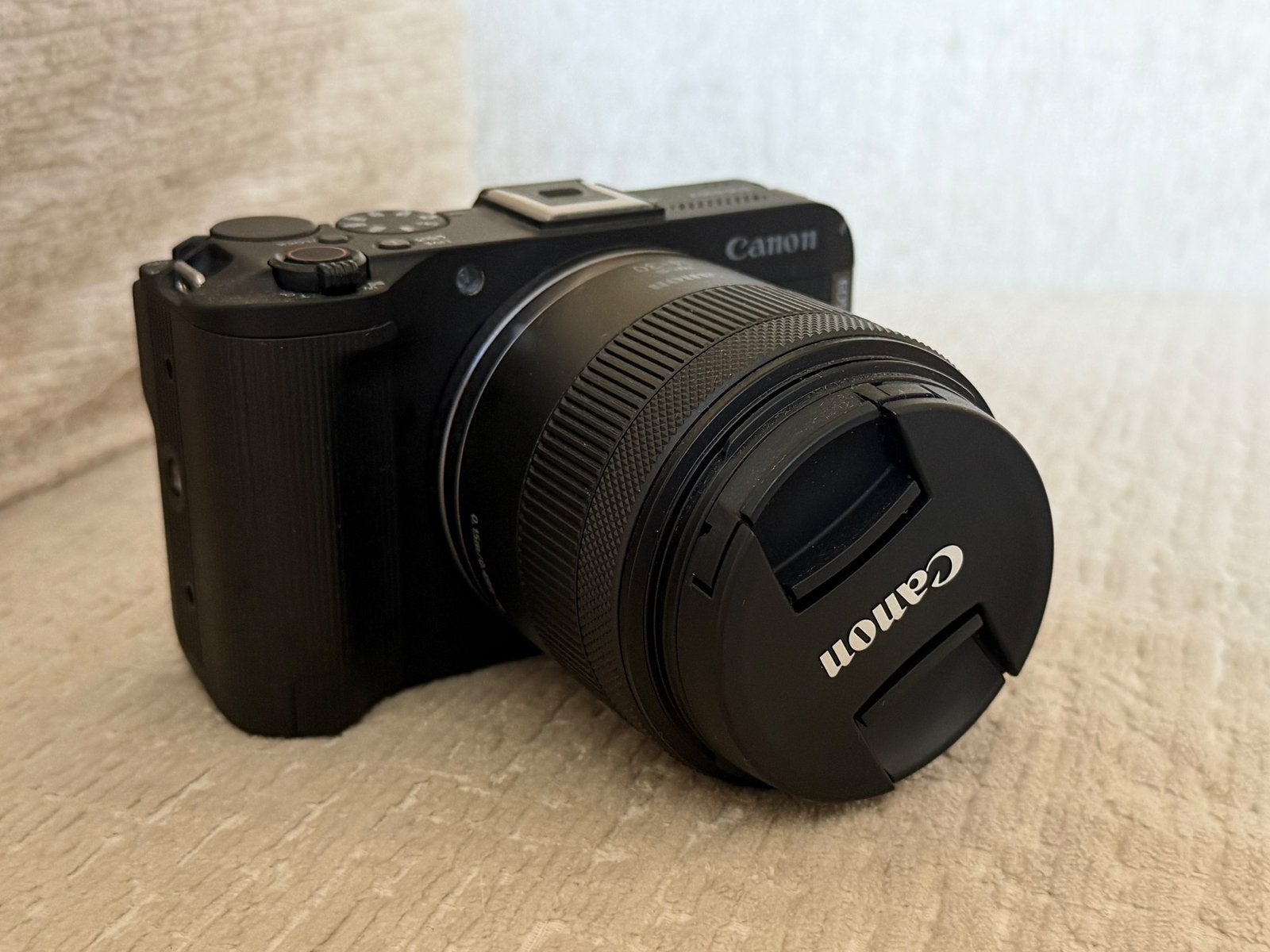 Camera Canon EOS R50 V - Z.G.A.N!, Audio, Tv en Foto, Ophalen of Verzenden, Zo goed als nieuw, Standaardlens, Zoom