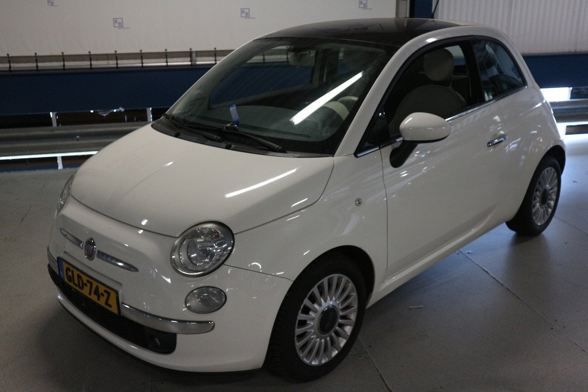 Fiat 500 0.9 TwinAir Lounge / DAKJE / HAAKJE / LEUKE AUTO !, Auto's, Voorwielaandrijving, 86 pk, Gebruikt, Bedrijf