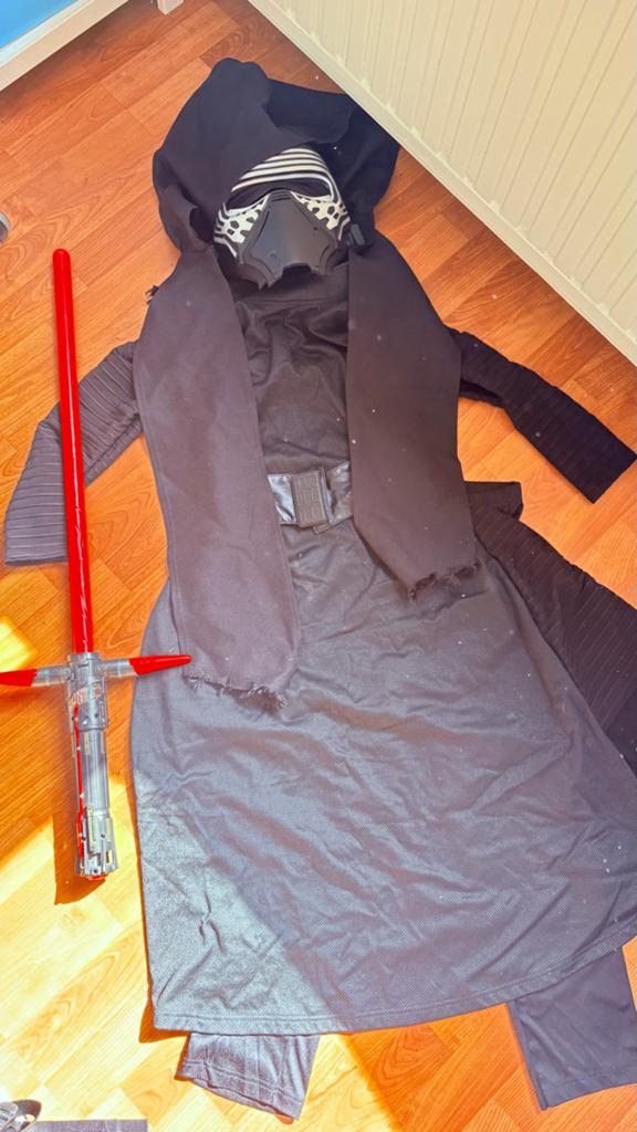 Kylo Ren Star Wars kostuum met lichtzwaard - Maat 140, Ophalen, Gebruikt, 134 t/m 140, Jongen