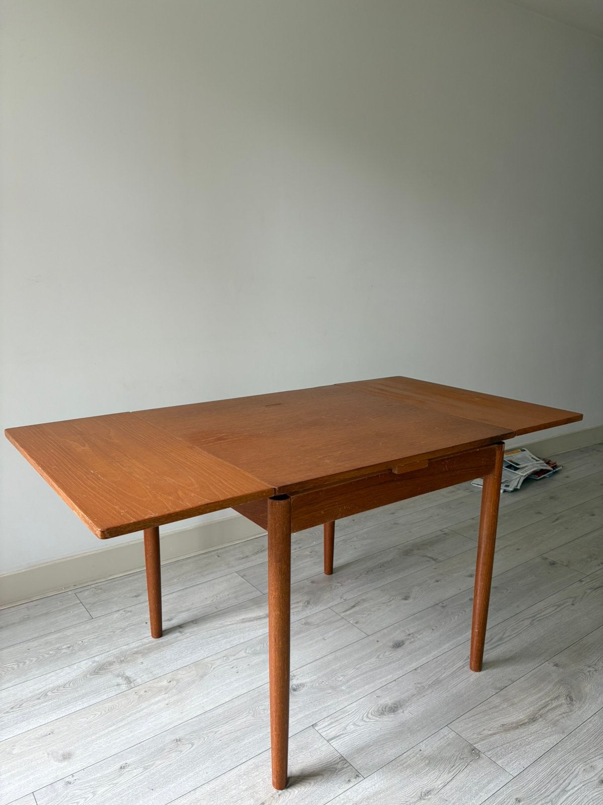 Mid-century Deense vintage uitschuifbare eettafel teak, Huis en Inrichting, Tafels | Eettafels, Ophalen, Zo goed als nieuw, Rechthoekig