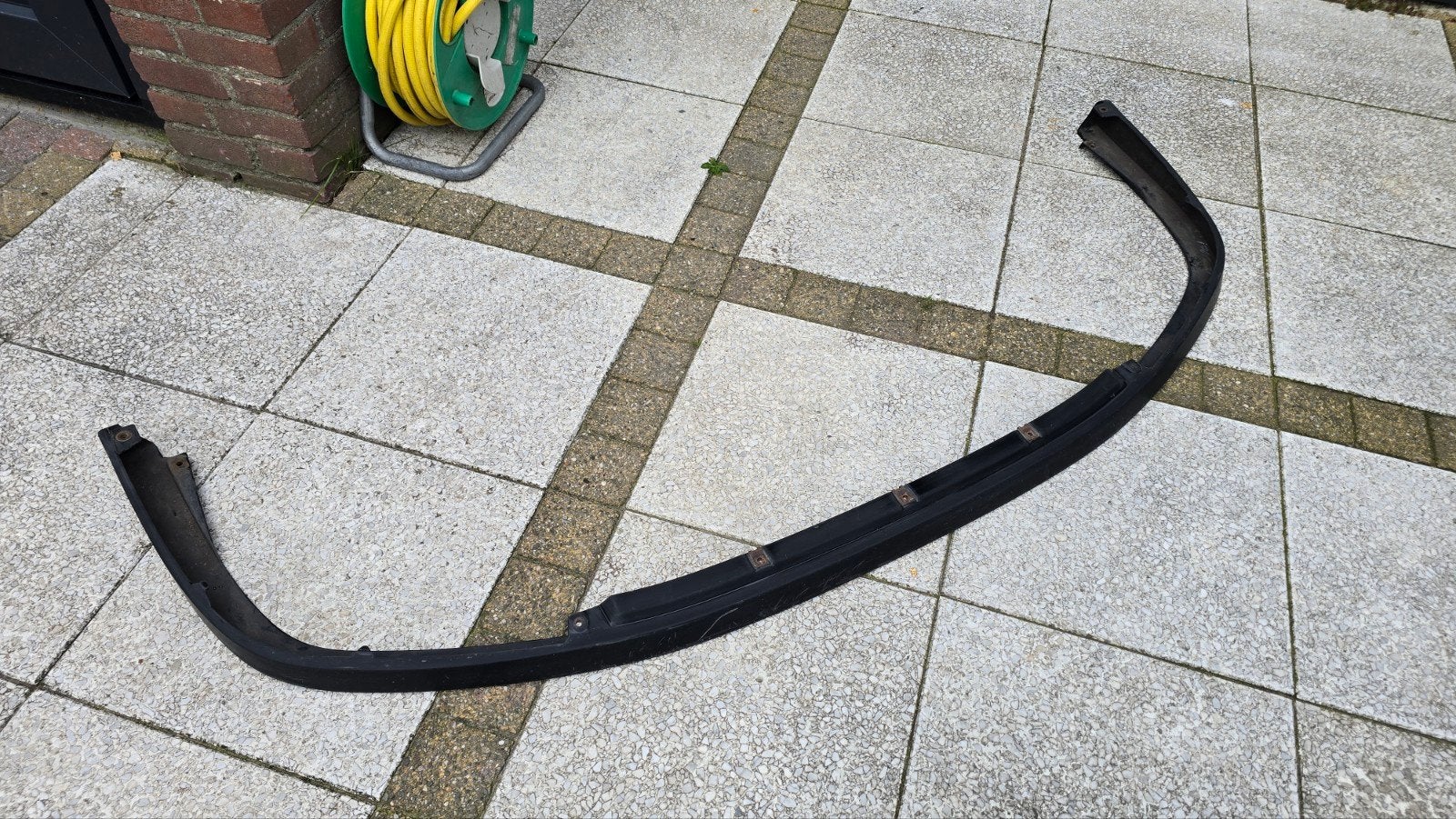Originele Saab 9-5 Aero voorbumper-onderlip, Gebruikt, Voor, Ophalen of Verzenden, Bumper
