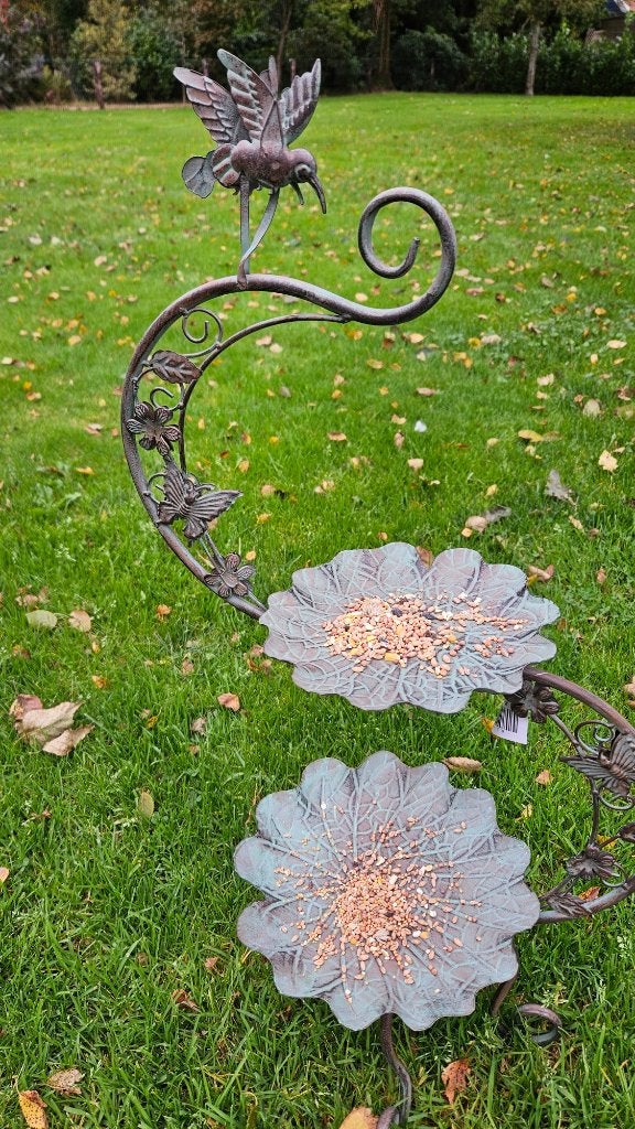 VOEDERSCHAAL MET 2 SCHALEN / 75 CM HOOG / KOLIBRIE / VLINDER, Tuin en Terras, Nieuw, Info@huisentuindecoratiemarie.nl, Huis en tuin decoratie marie