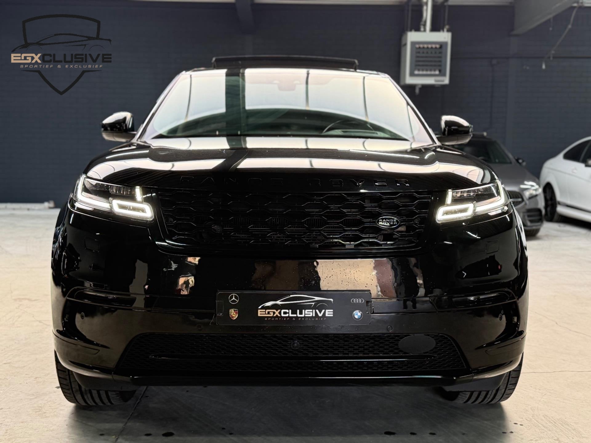 Land Rover RANGE ROVER VELAR 2.0 I4 Turbo AWD R-Dynamic SE P, Auto's, Dealer onderhouden, Gebruikt, 4 cilinders, Automatische klimaatregeling