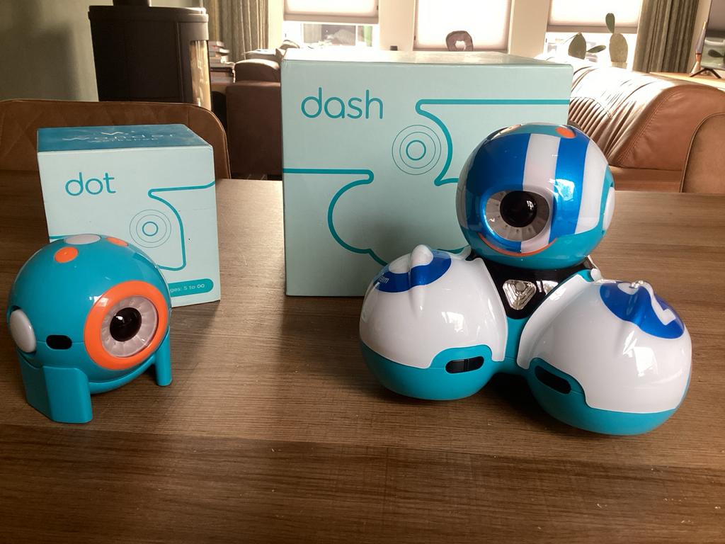 Wonder Workshop Dash & Dot Robots - Educatief Speelgoed, Ophalen of Verzenden, Zo goed als nieuw, Elektronica, Met licht