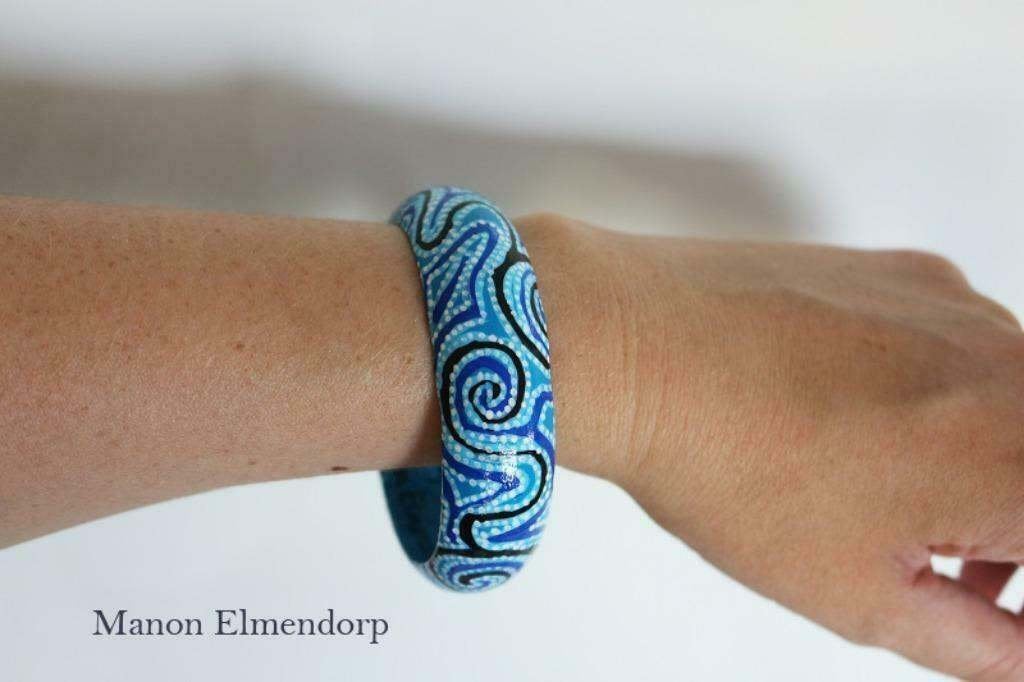 Unieke Handbeschilderde Armband "Magical Blue" Nieuw, Antiek en Kunst, Hout, Ophalen of Verzenden, Blauw, Overige typen