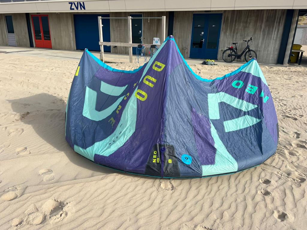 Duotone Neo SLS 8m² Kite - Zo goed als nieuw, Geen board, Ophalen of Verzenden, Zo goed als nieuw