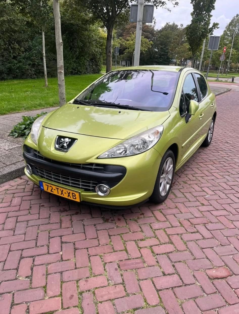 Peugeot 207.  Prijs os vast, Voorwielaandrijving, Handgeschakeld, 1587 cc, 57 €/maand