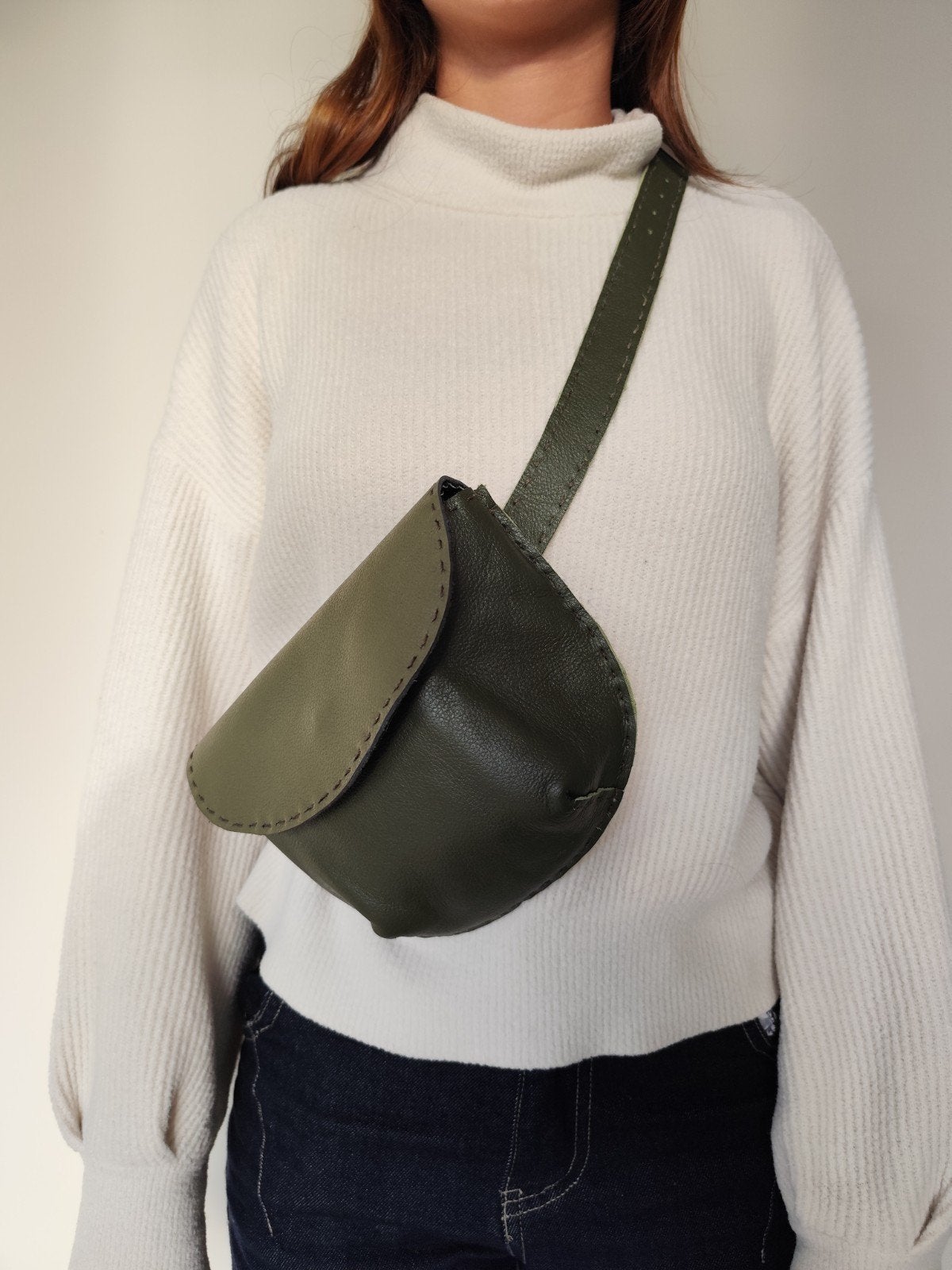 Handmade Genuine Leather Bum Bag / Crossbody Bag – Brand New, Ophalen of Verzenden, Nieuw, Groen, Schoudertasje