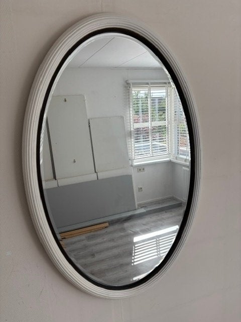 spiegel, ovaal met witte houten rand, Ophalen, Gebruikt, 100 tot 150 cm, 75 tot 100 cm
