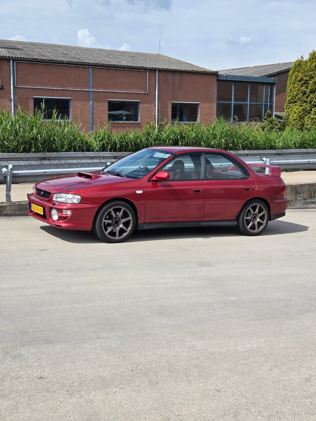 Subaru Impreza GTT awd Mica red my00, Auto's, 1994 cc, Stof, Zwart, 4 cilinders