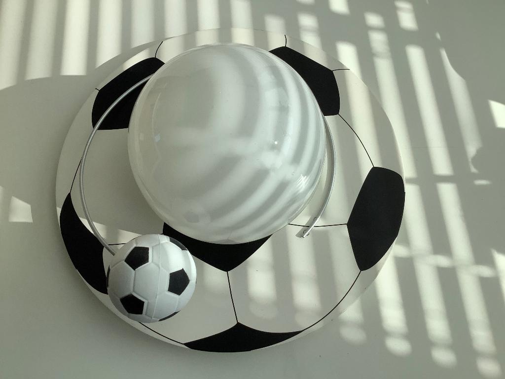 Voetbal plafond lamp, Huis en Inrichting, Ophalen, Zo goed als nieuw