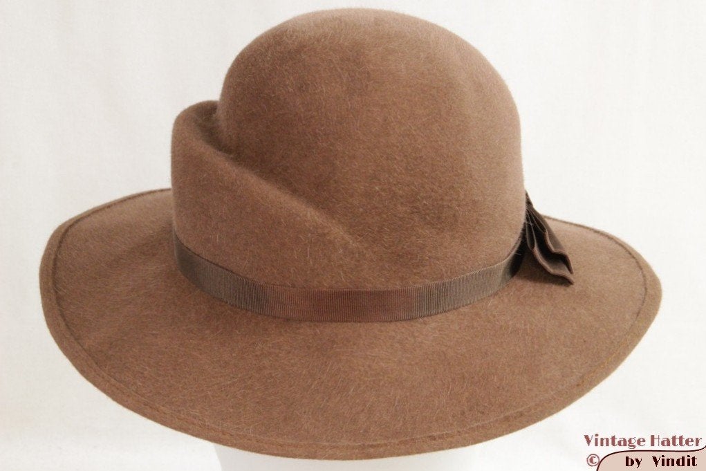 Vintage Dameshoed licht bruin 55 = S tot XS gratis verzenden, Ophalen of Verzenden, Gedragen, 55 cm (S, 6⅞ inch) of minder, Hoed