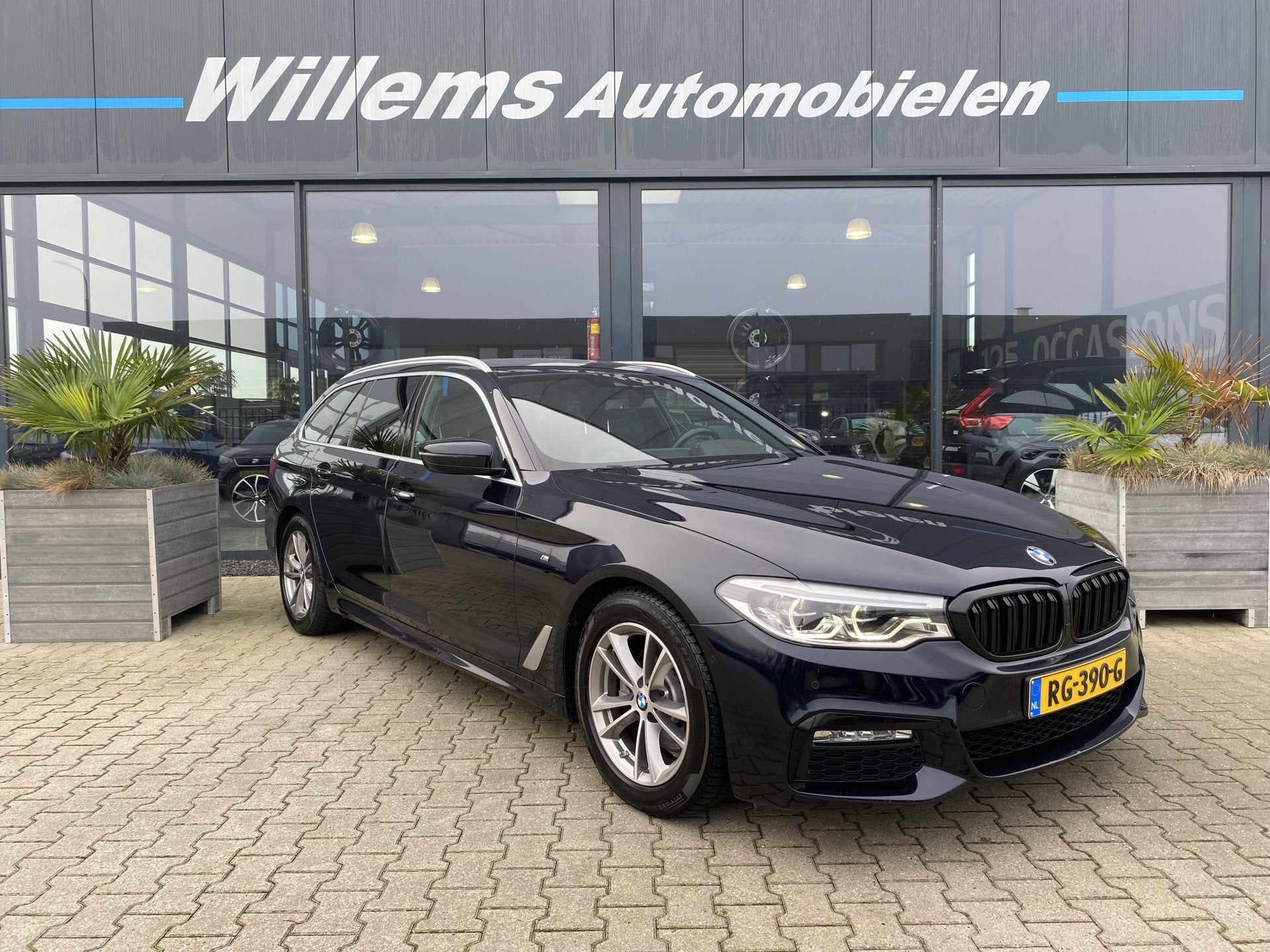 BMW 5 Serie Touring 520i High Executive Panoramadak, Sportst, Automaat, 1998 cc, Achterwielaandrijving, Gebruikt
