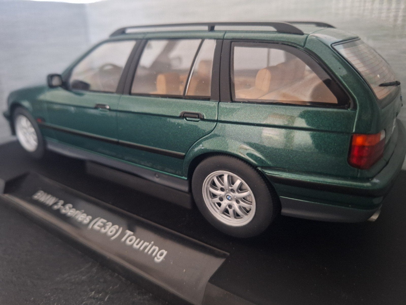 BMW 3 serie E36 Touring 1995 Schaal 1:18, Hobby en Vrije tijd, Overige merken, MCG, Nieuw, Ophalen of Verzenden