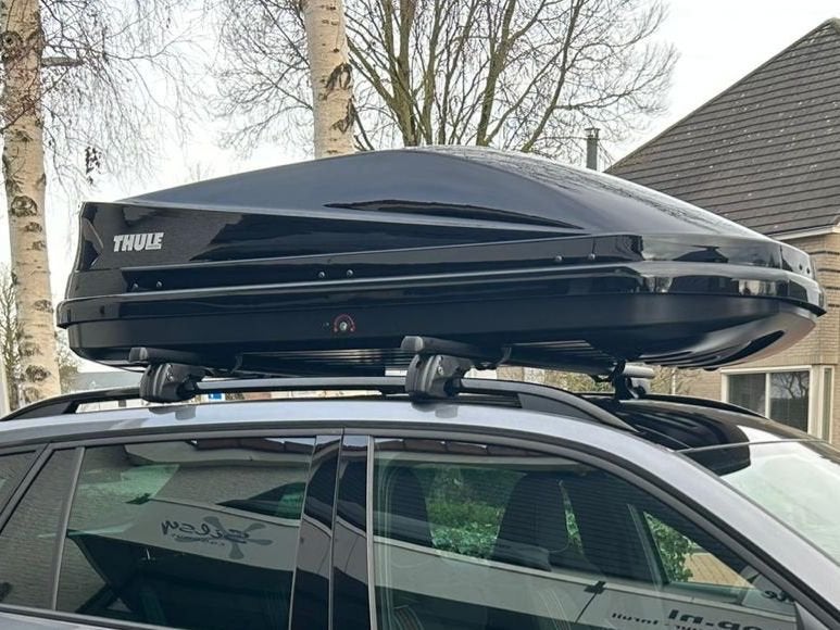 Thule Touring M-200 dakkoffer met dakdragers, Auto diversen, Dakkoffers, Ophalen, Zo goed als nieuw