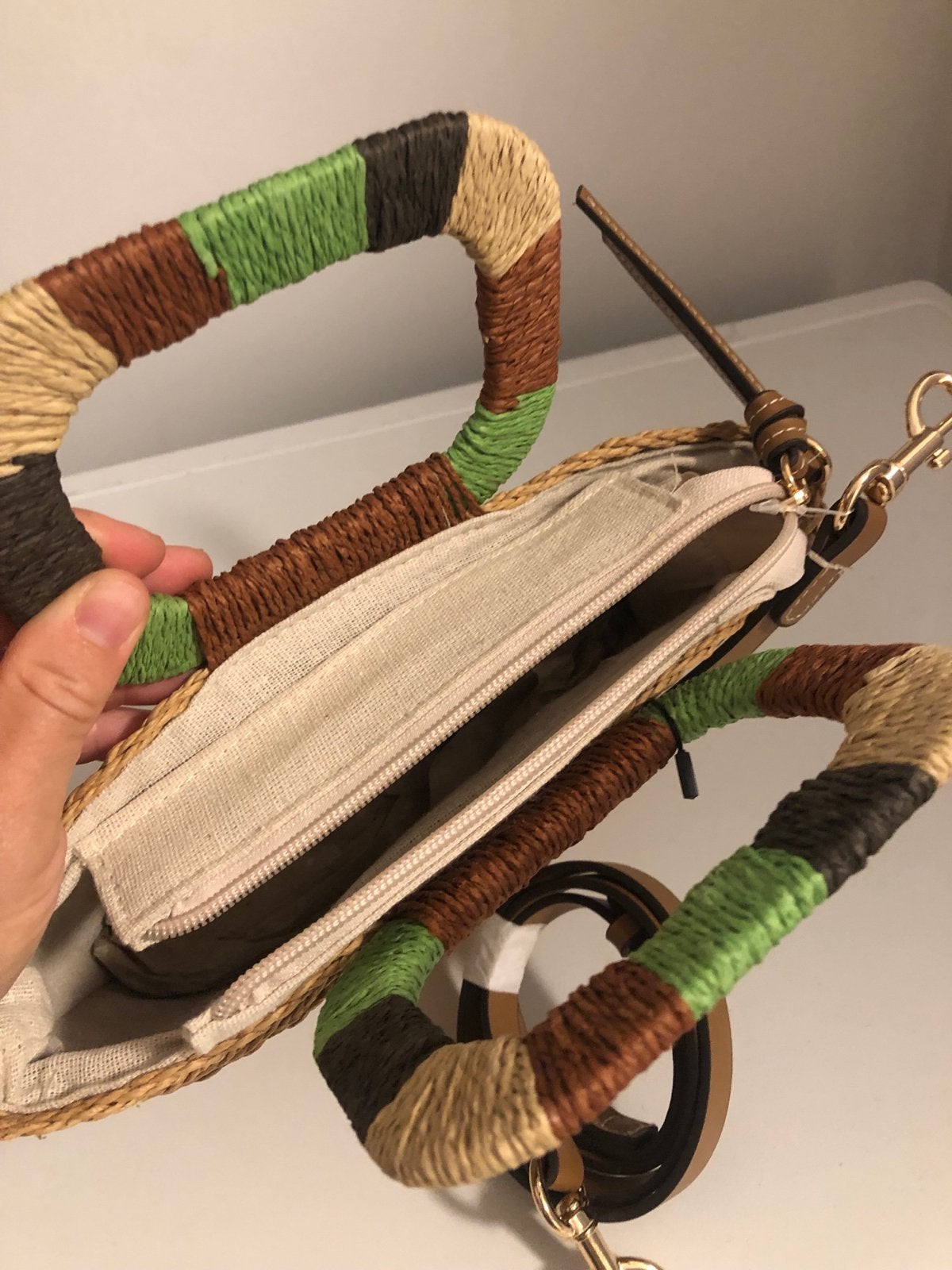Nieuwe rieten tas met gekleurde handvatten en schouderband, Ophalen of Verzenden, Nieuw, Bruin, Handtas