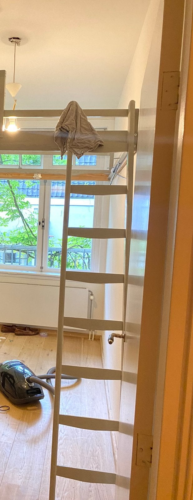 Hoogslaper ladder/trap in grijs/groen met stalen haken, Ophalen