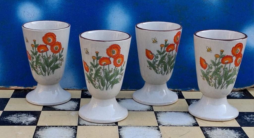 Mok. 4 st. Ca '60. Poppy Flower Cups. En Corée. 11.5 cm., Ophalen, Keramiek, Zo goed als nieuw, Overige stijlen