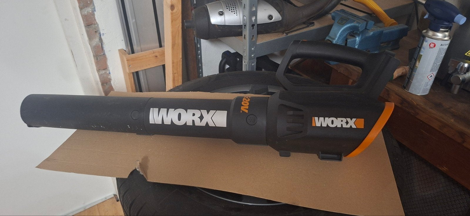 Worx WG547E.9 Accu Bladblazer 20V Max Lithium Ion, Worx, Ophalen of Verzenden, Zo goed als nieuw, Accu