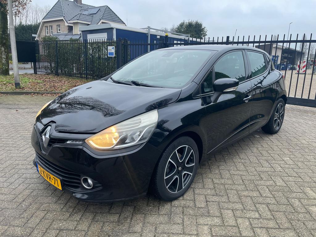 Renault Clio 0.9 TCE 66KW. FULL OPTIONS & KEYLESS GO & ENTRY, Voorwielaandrijving, 898 cc, Stof, 40 €/maand
