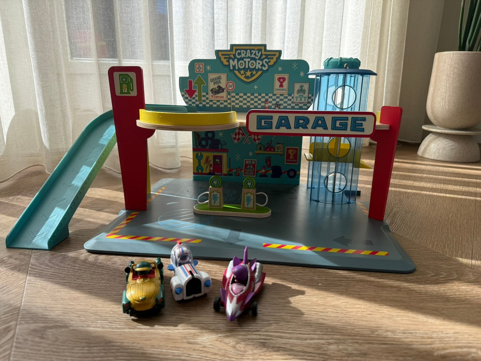 Djeco Crazy Motors garage, Kinderen en Baby's, Speelgoed | Speelgoedvoertuigen, Ophalen, Zo goed als nieuw