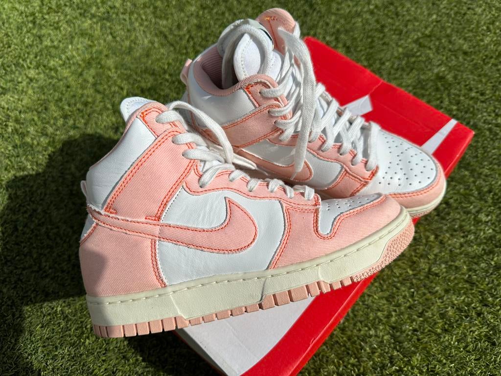 Nike Dunk HI 1985 - in doos zo goed als nieuw, Verzenden, Roze, Sneakers of Gympen, Zo goed als nieuw
