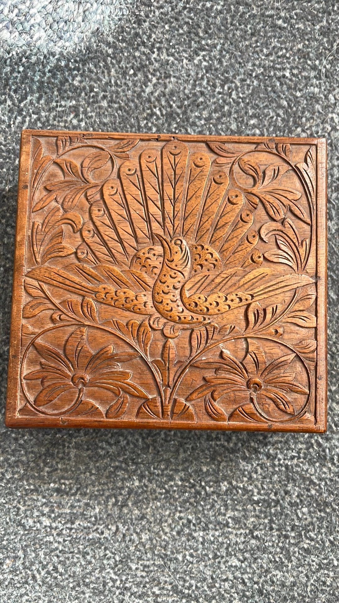 antiek houten kistje met gedetailleerd Indonesisch snijwerk, Ophalen of Verzenden