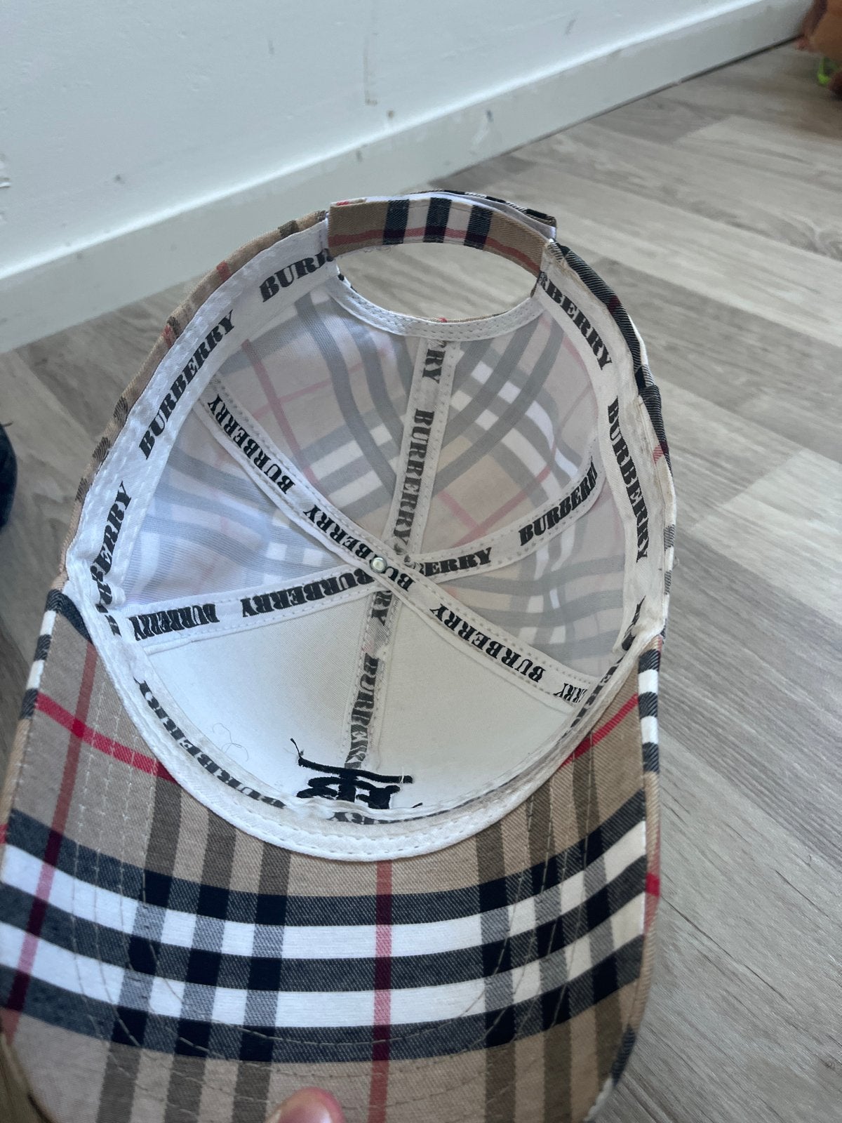 Burberry pet  - Klassiek ruitpatroon, Ophalen of Verzenden, Zo goed als nieuw, Pet