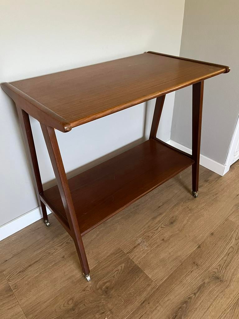 Prachtig vintage Design tafeltje. TV tafeltje. Audio meubel, Ophalen, 50 tot 100 cm, Zo goed als nieuw, 25 tot 50 cm