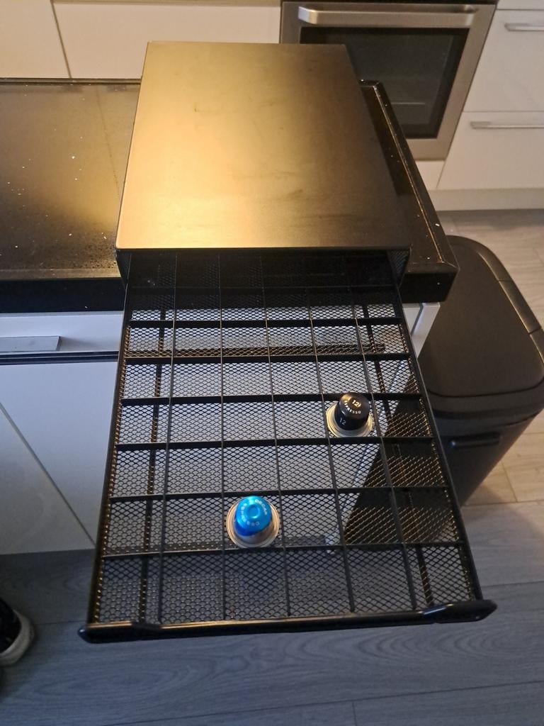Nespresso Apparaat onderzetter Ladebox voor 60 x Kuipjes, Ophalen of Verzenden, Zo goed als nieuw