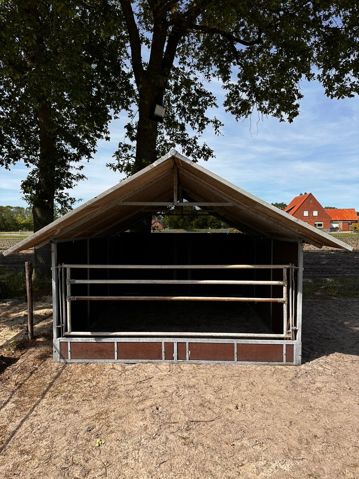 Schuilstal (Geïsoleerd) – Ideaal voor Shetlanders & Kleinvee, Weidegang, 2 of 3 paarden of pony's