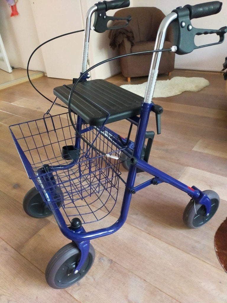Thuasne Rollator Quatro Blauw, Ophalen, Lichtgewicht, Zo goed als nieuw