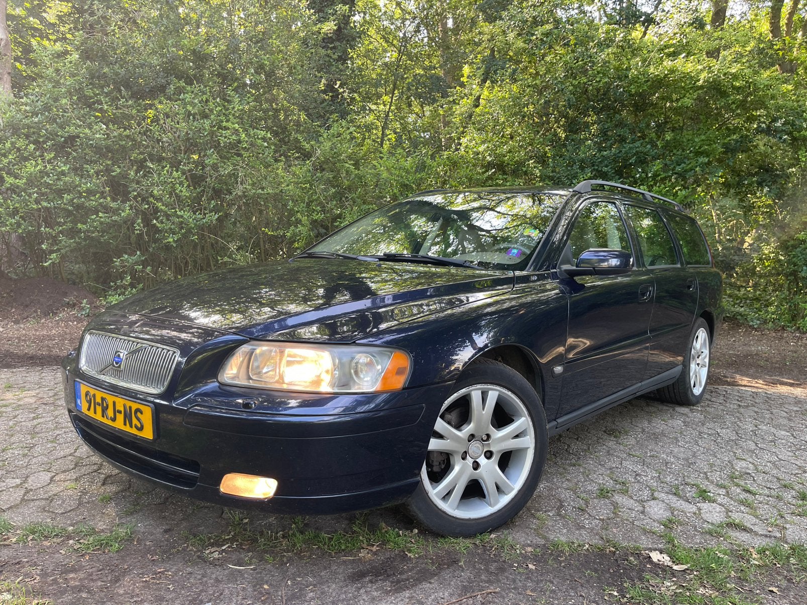 Volvo V70 2.4 170PK AUTOMAAT 2005 | Goed onderhouden | Luxe!, Auto's, Volvo, 1800 kg, Beige, Blauw, Stationwagon