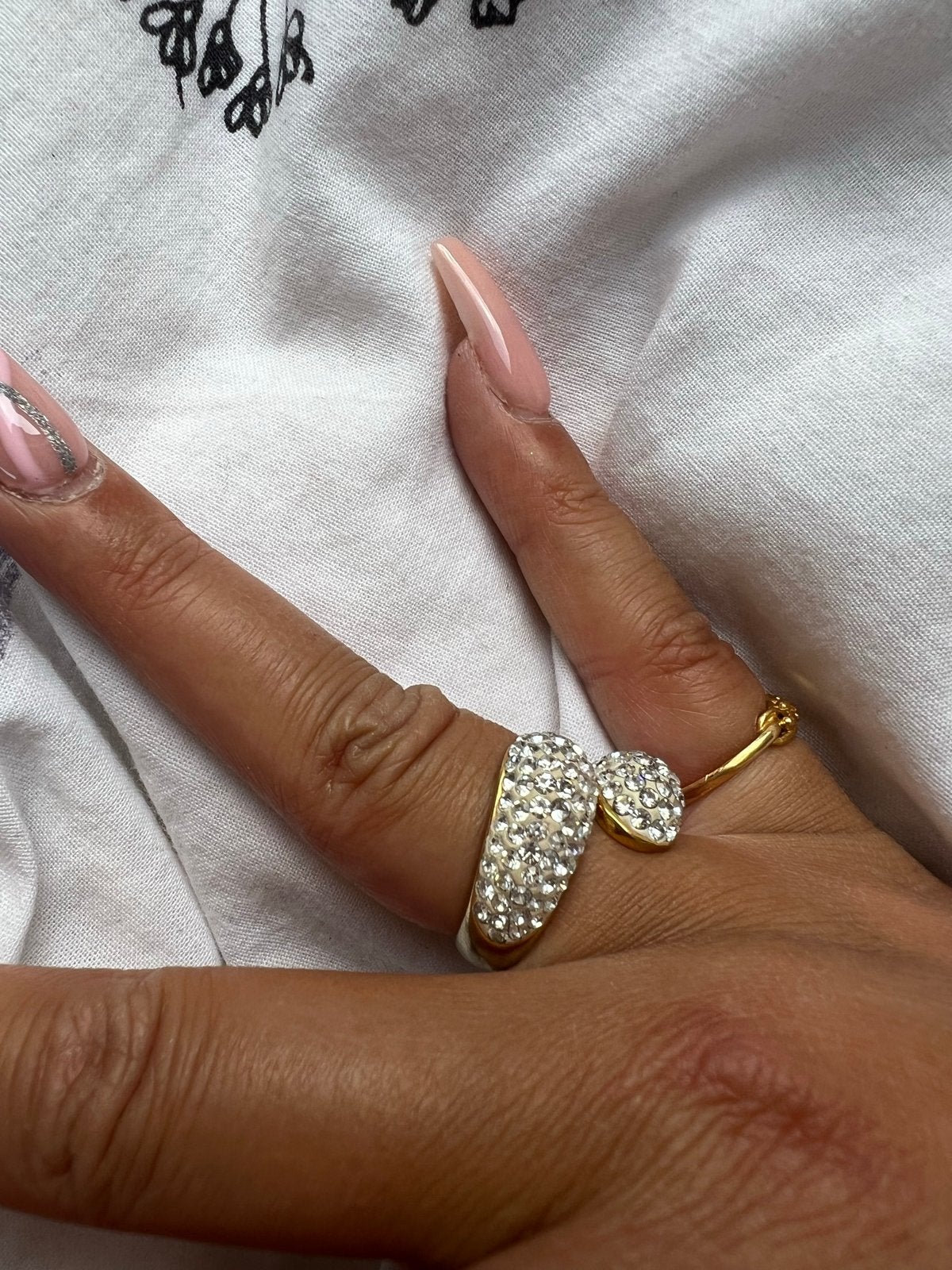 Gouden ring met strass steentjes maat 18, Gebruikt, Ophalen of Verzenden, 17 tot 18, Dame of Heer