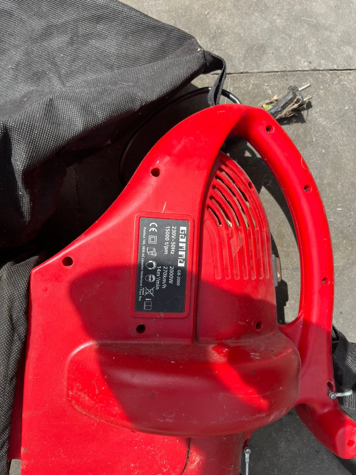 Bladblazer met zuigfuntctie, Ophalen, Zo goed als nieuw, Elektrisch, Met opvangzak