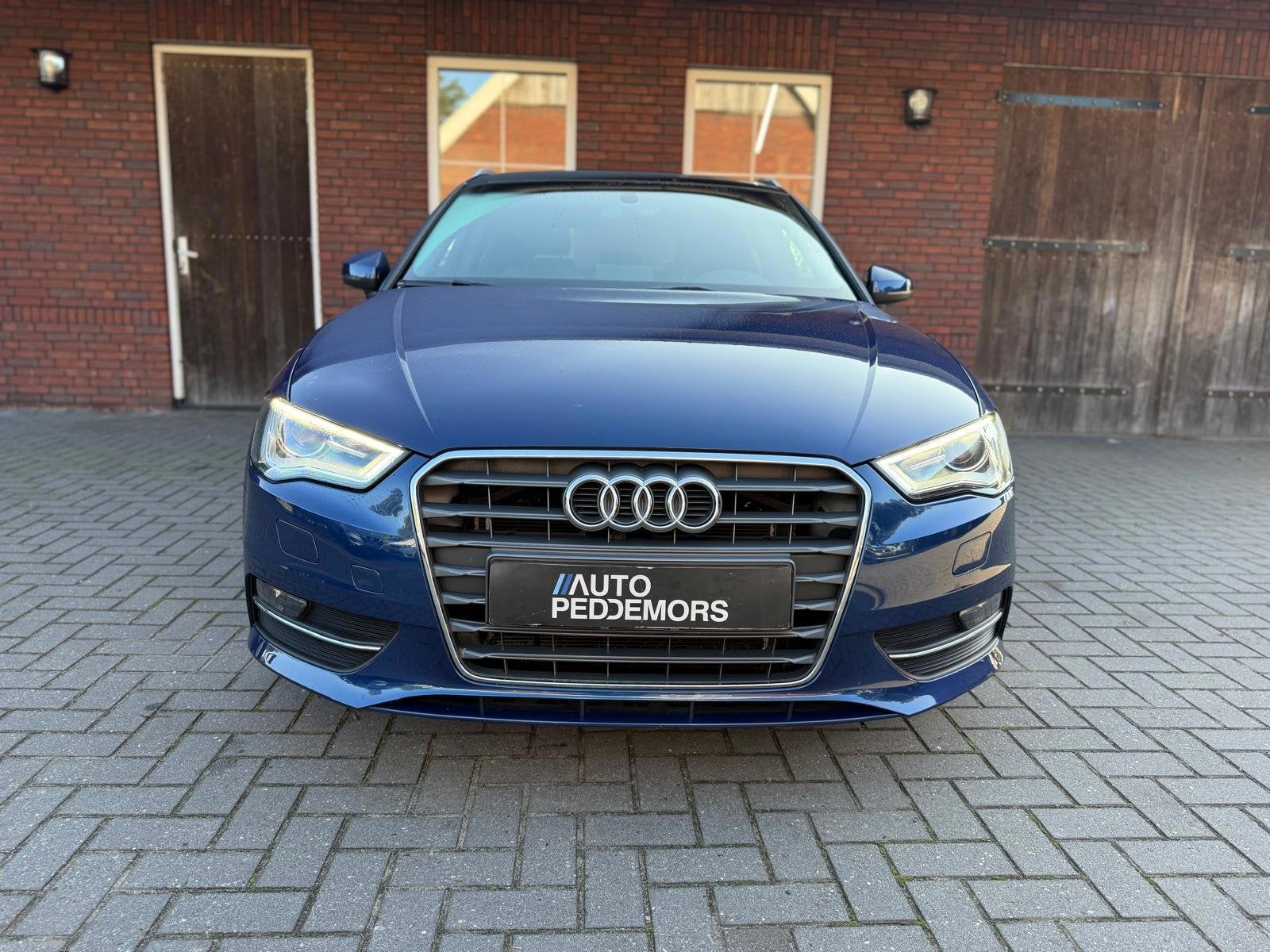 Audi A3 SPORTBACK 1.4 TFSI S- Line | Pano| Trekhaak| Bi- Xen, Gebruikt, 4 cilinders, 150 pk, Leder en Stof