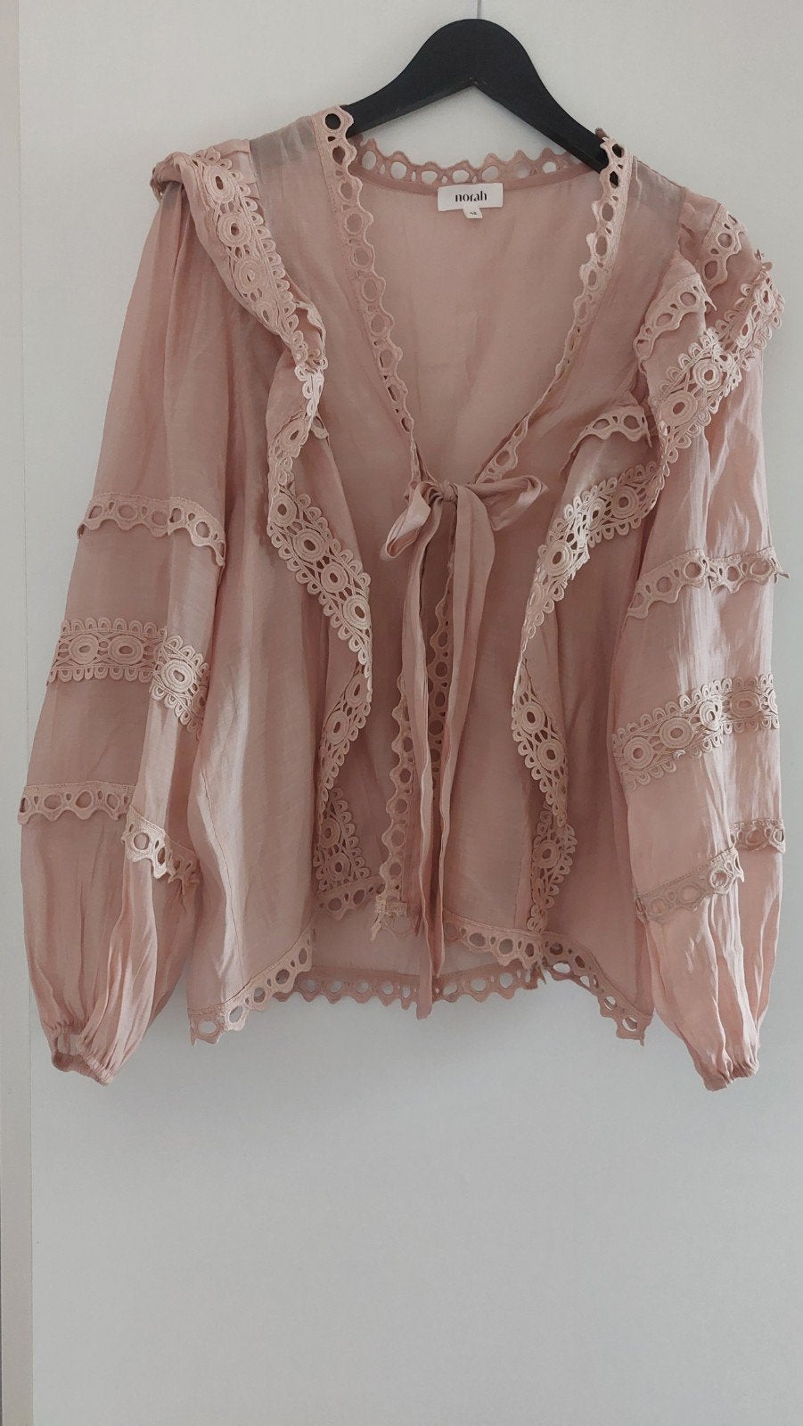 Norah Roze Blouse met Kanten Details -, Maat 42/44 (L), Ophalen of Verzenden, Zo goed als nieuw, Norah