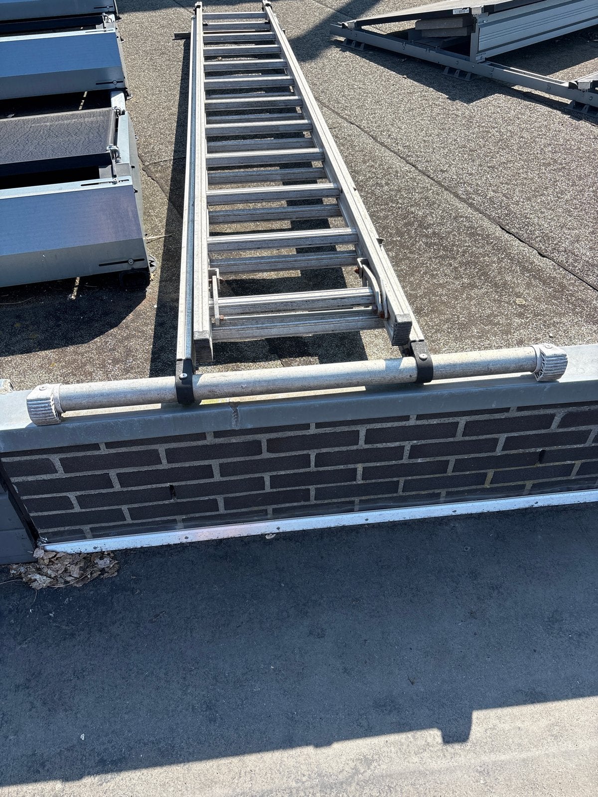 Uitschuifbare aluminium altrex ladder - Gebruikt, Doe-het-zelf en Verbouw, Ladders en Trappen, Ophalen, Gebruikt, Ladder, Opvouwbaar of Inschuifbaar