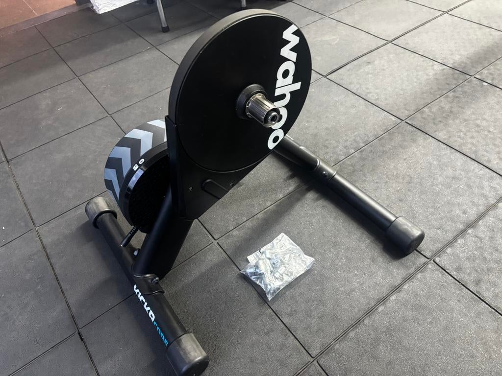 Wahoo Kickr Core HG Body compleet met bussen en lader, Overige materialen, Ophalen of Verzenden, Zo goed als nieuw, Benen