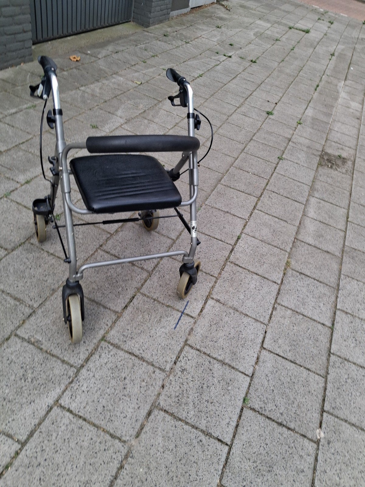 rollator met ruggesteun,inklapbaar, Diversen, Ophalen, Opvouwbaar, Gebruikt