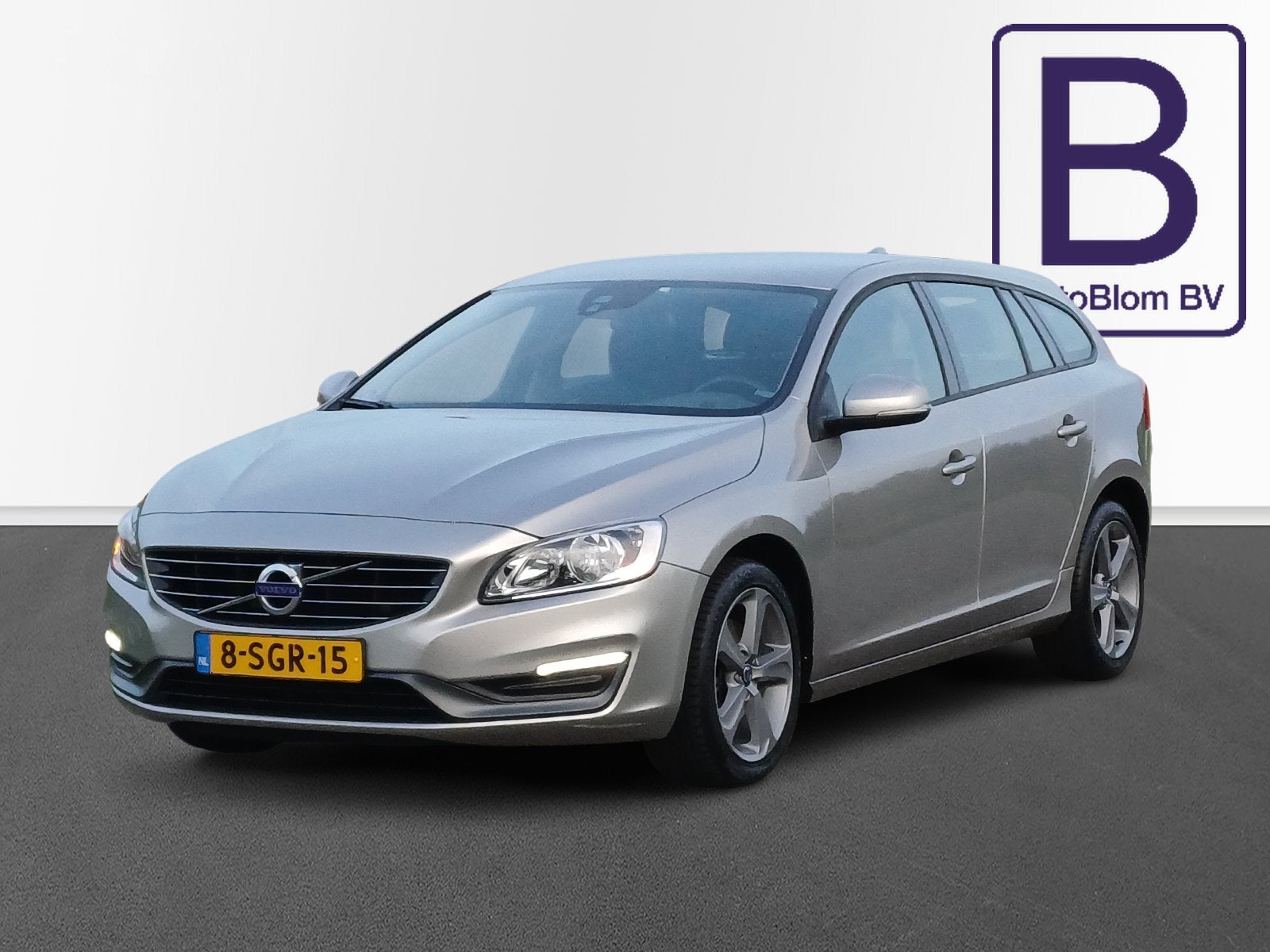 Volvo V60 1.6 T3 Keurig nette en goed onderhouden auto, Auto's, Voorwielaandrijving, Gebruikt, 4 cilinders, 150 pk